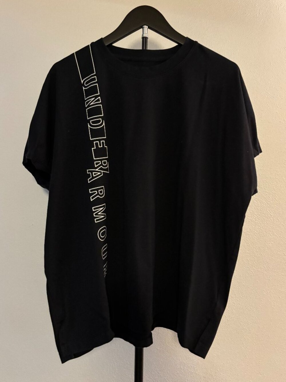 Under Armour workout graphic tee size large